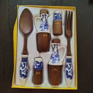 Vintage Blue Willow Serving Set